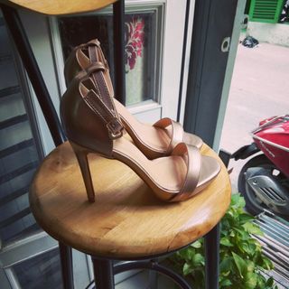Sandal cao gót ánh đồng 11p độn đế