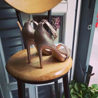 Sandal cao gót ánh đồng 11p độn đế