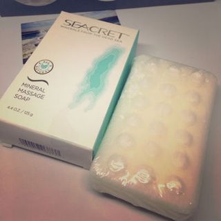 Soap muối khoáng trị mụn lưng bệnh về da Seacret