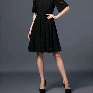 ĐẦM REN TAY LỞ
