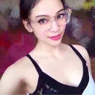 kính gọng trong suốt