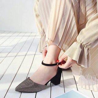 Giày gót vuông phối kim tuyến