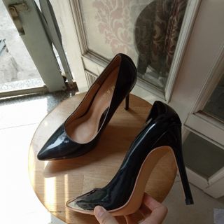 giày cao gót đen bóng 11p