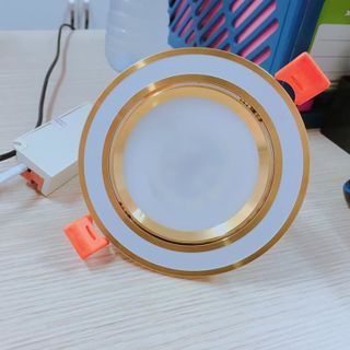 Đèn Led âm trần DownLight viền vàng 7W 76mm TD05