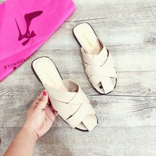 dép sục chất da