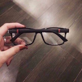 mqt kinh gọng cận