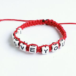 Vòng tay handmade đan chữ ILOVEYOU