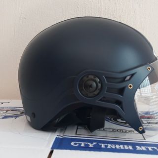 Nón bảo hiểm 1/2 đầu có kính ami