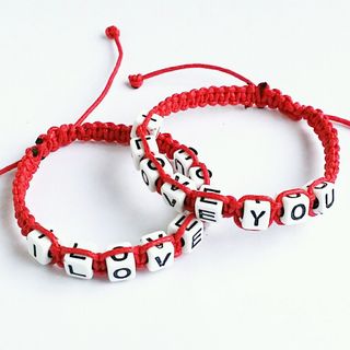 Vòng tay handmade đan chữ ILOVEYOU