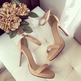 giày sandal cao got nhọn