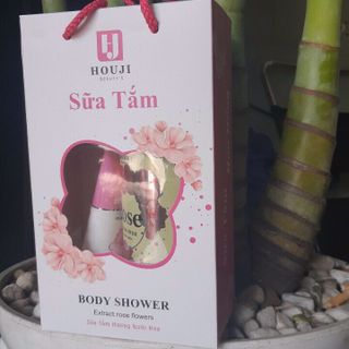 sữa tắm trắng ROSE HOUJI