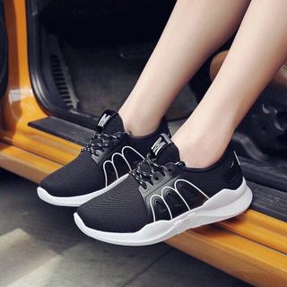 giày bata cột dây