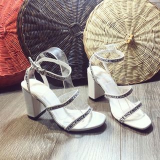 giày sandal nữ quai chu