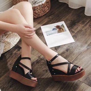 giày sandal đế xuồng bit got