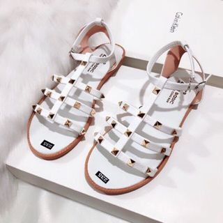 giày sanda đinh nhiều quai