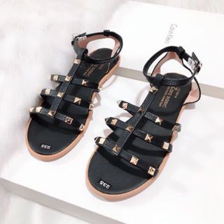 giày sanda đinh nhiều quai