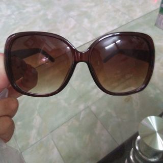 kính thời trang nữ chống tia cực tím