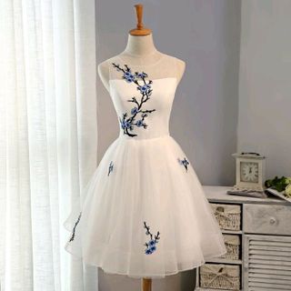 ĐẦM XÒE HOA ĐÀO