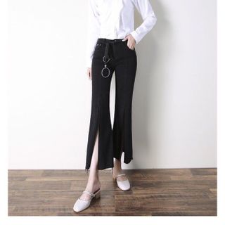 QUẦN JEANS ỐNG LOE XẺ TRƯỚC