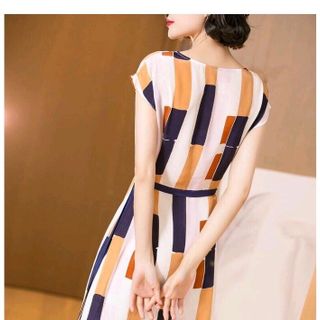 ĐẦM SUÔNG CỘT EO