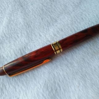 Bút Gỗ Sưa