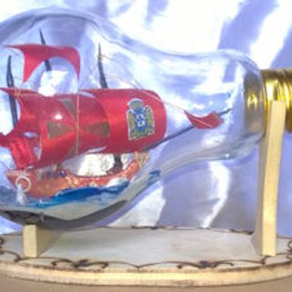 Thuyền santa Maria trong bóng đèn trà sữa