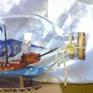Thuyền galleon trong chai