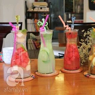 Chai thủy tinh miệng loe phễu Love 350ml