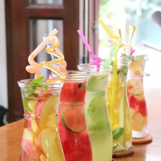 Chai thủy tinh miệng loe phễu Love 350ml
