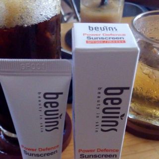 Kem chống nắng dưỡng da HÀN QUỐC