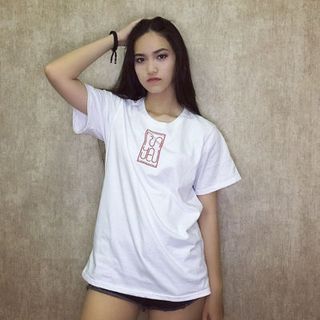 Áo thun Bùa yêu Bích Phương