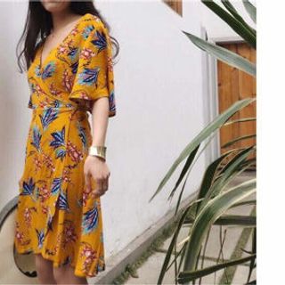 ĐẦM HOA XANH NỀN VÀNG