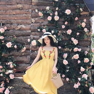 Thêm 1 mẫu thêu hoa cho ngày hè rạng rỡ