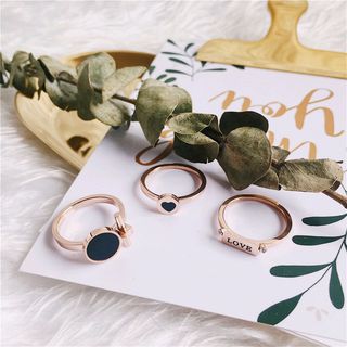 Nhẫn Love set 3 chiếc
Chất liệu Titan