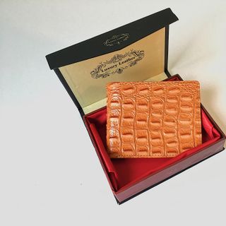 Ví da bò in vân cá sấu