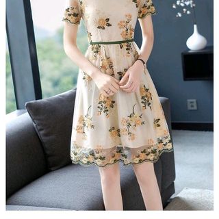 Đầm Xoè Thêu Hoa