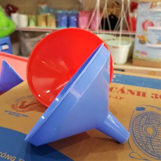 Phễu to Việt Nhật