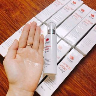 xịt khoáng phụ hồi da