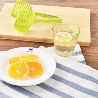 Dụng Cụ Cắt Lát Cà Chua và Gắp bánh