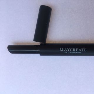 Son lì dưỡng ẩm Maycreate