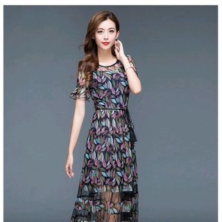 ĐẦM XÒE HOA CHÂN VÁY PHỐI REN KÈM DÂY THẮT EO