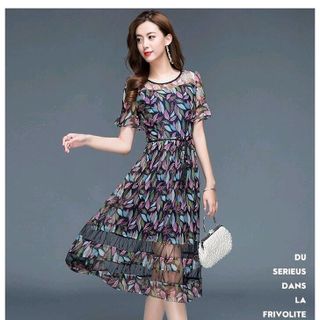 ĐẦM XÒE HOA CHÂN VÁY PHỐI REN KÈM DÂY THẮT EO