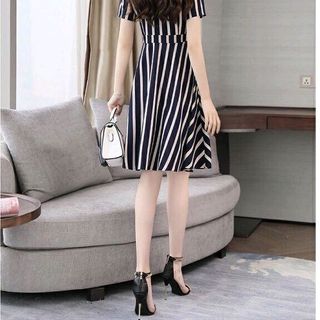 ĐẦM XOÈ SỌC THẮT DÂY MẮC CÁO