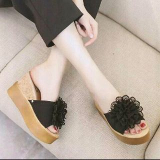 Dép đế xuồng cách điệu