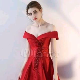 ĐẦM DẠ HỘI TRỄ VAI HOA ĐÁ