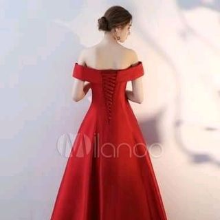 ĐẦM DẠ HỘI TRỄ VAI HOA ĐÁ