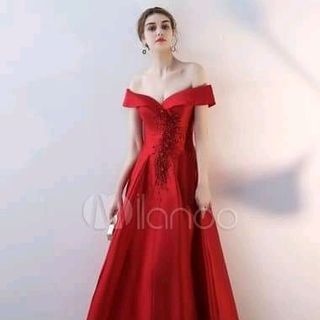 ĐẦM DẠ HỘI TRỄ VAI HOA ĐÁ