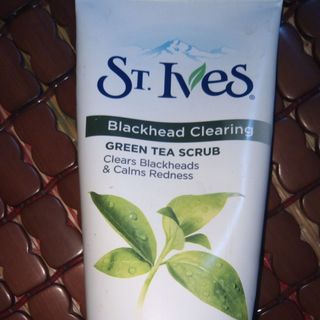 Sữa rửa mặt tinh chất bạc hà tẩy tế bào chết StLves Blackhead Clearing Green Tea