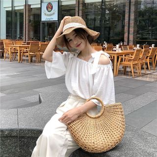 ÁO TRỄ VAI NƠ