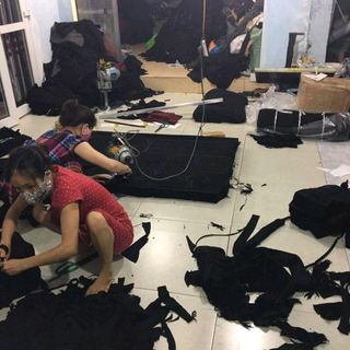 Quần nâng mông túi zip